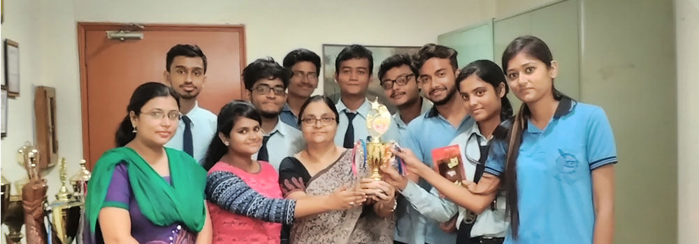 Institute grabbed the first position in the inter college drama competition event held at Calcutta Medical College Fest (RHAPSODY) on 13th September 2017.